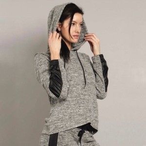 Tahari Sport Gray Pullover Sweater Hoodie - Size Large